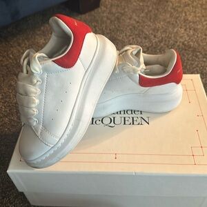 Toddler Alexander McQueen’s